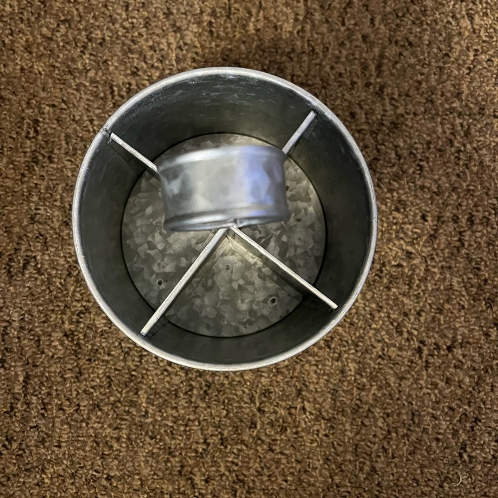 Storage container - Picture 2 of 2
